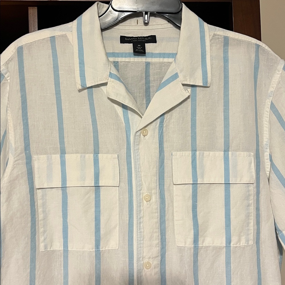 Banana Republic Men's White and Blue Striped Shirt-Medium. Soft linen cotton